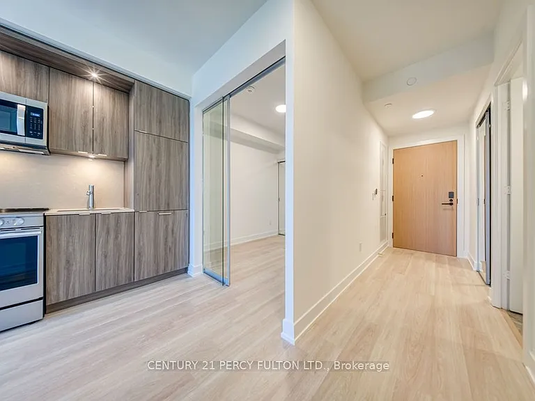 60 Central Park Dr #1802 — Photo 7