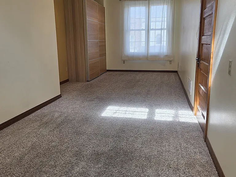 206 E Grand Ave #2 — Photo 5