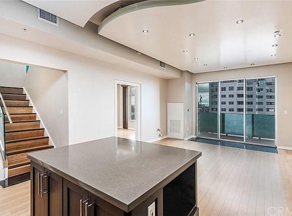 5th image of 488 E Ocean Blvd Unit P15