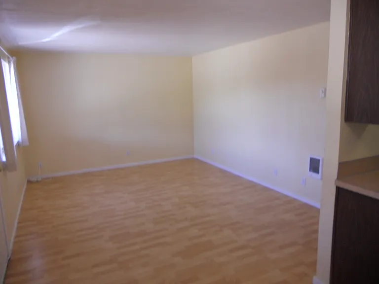 1637 Ferry St #5 — Photo 10