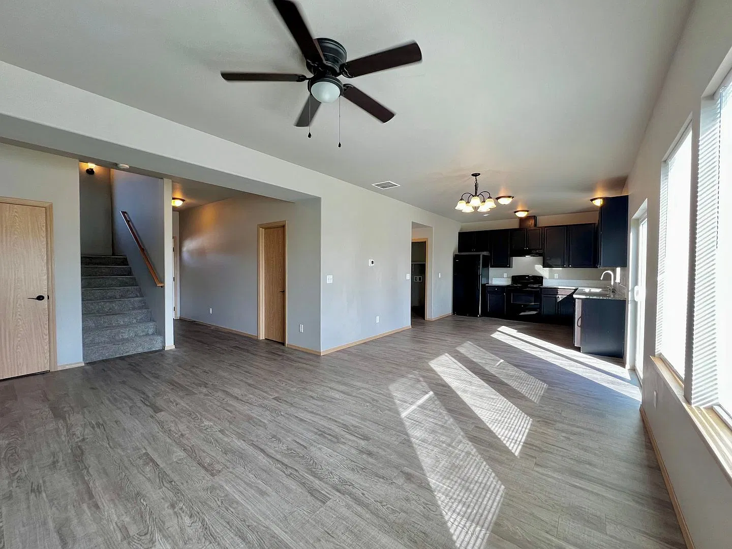 h703 — Photo 2