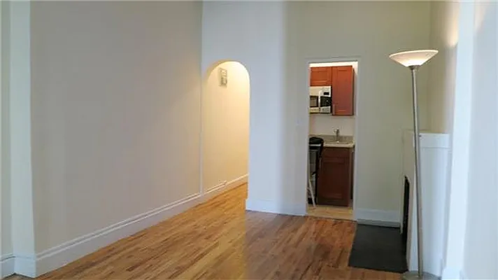 Rented by Lara Group | media 33