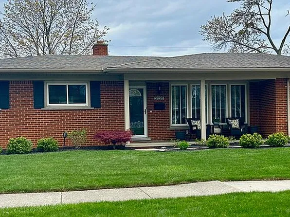 2020 Harrison Ave, Trenton, MI 48183