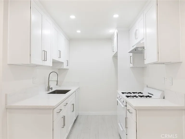 333 Riverdale Dr #14 — Photo 5