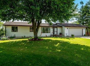 902 Armstrong Ave, Rockton, IL 61072