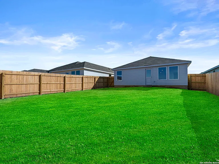 3820 Swift Fox Rd — Photo 18