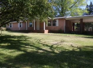 453 W Main St, East Bend, NC 27018