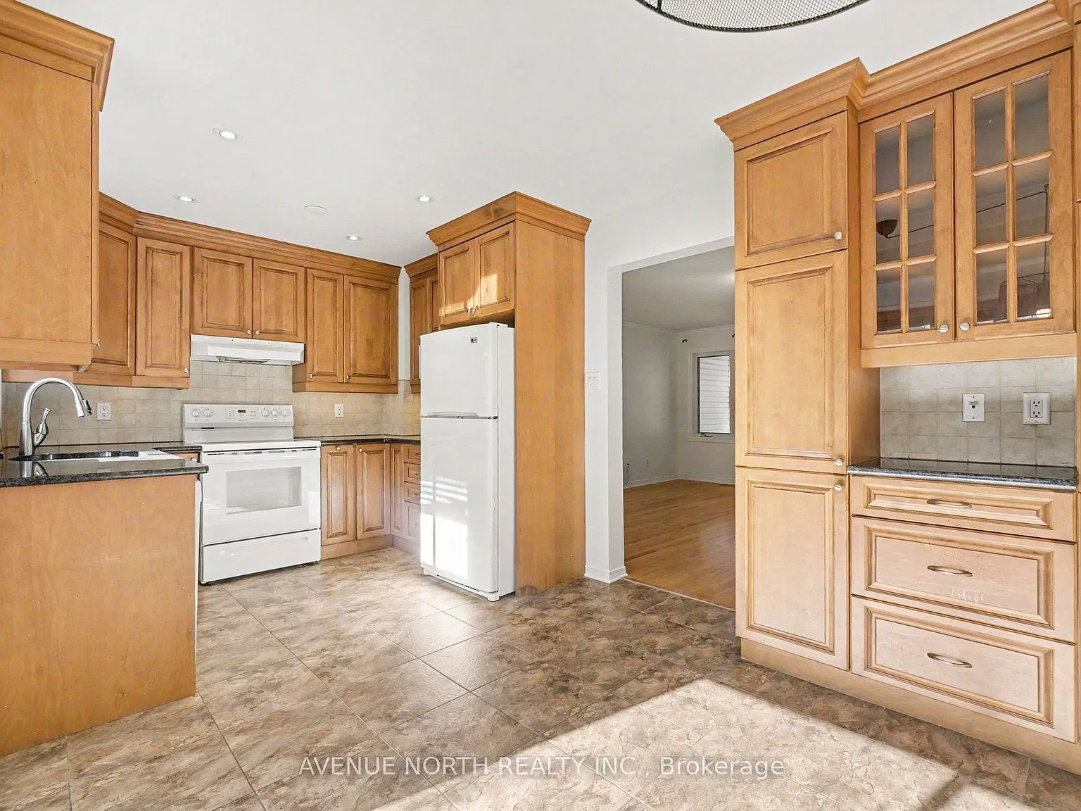 3 bed, $2,500 — Photo 4