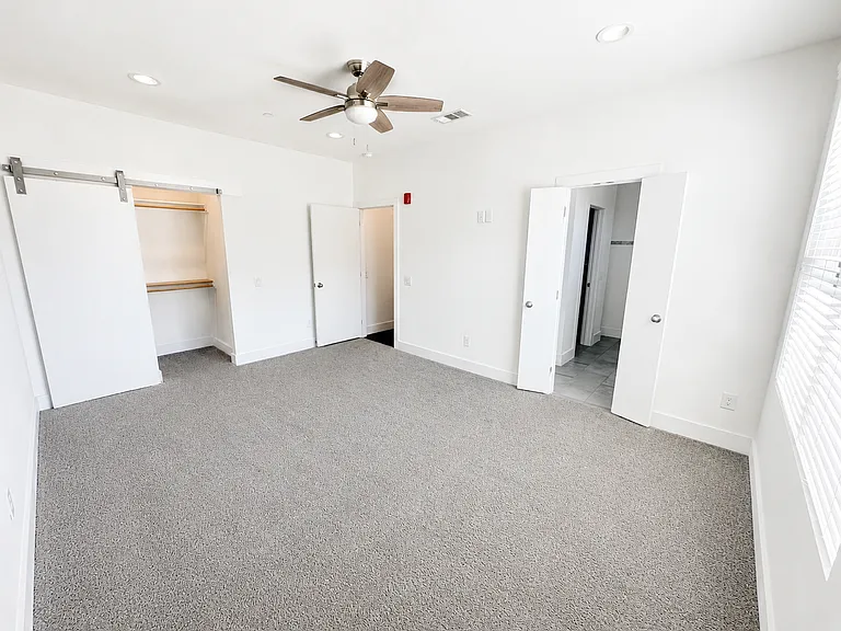 1931 N Prairie Ave #1 — Photo 16