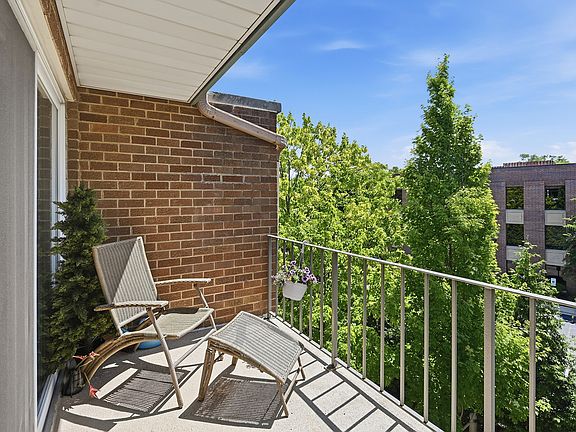 5th image of 6 Oak Brook Club Dr APT J308