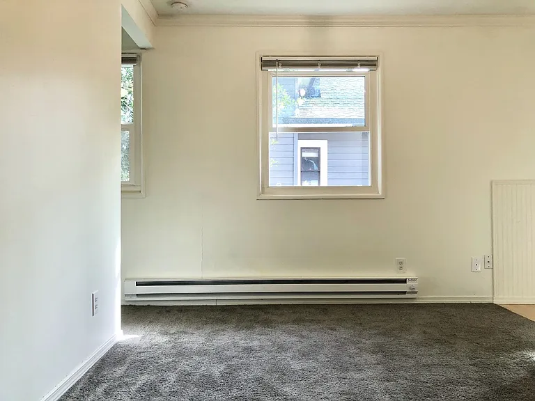 815 15th Ave E #5 — Photo 6