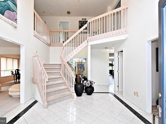 3rd image of 83 Rocking Horse Way