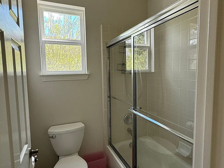 jack & jill bathroom