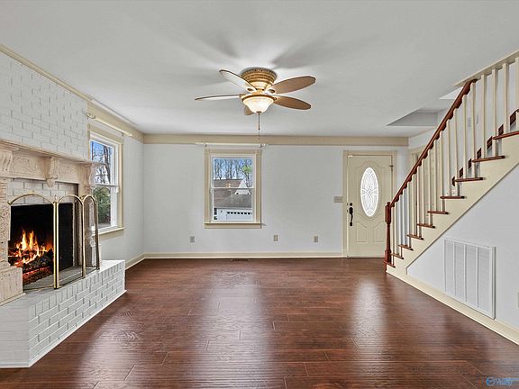 5th image of 16724 Sandy Ln