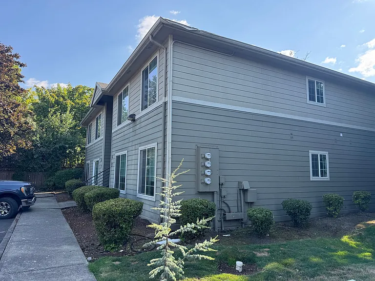 Quiet 2-Bed 2-Bath Apartments Close to WOU with Beautiful Landscaping In-Unit Washer/Dryer — Photo 15