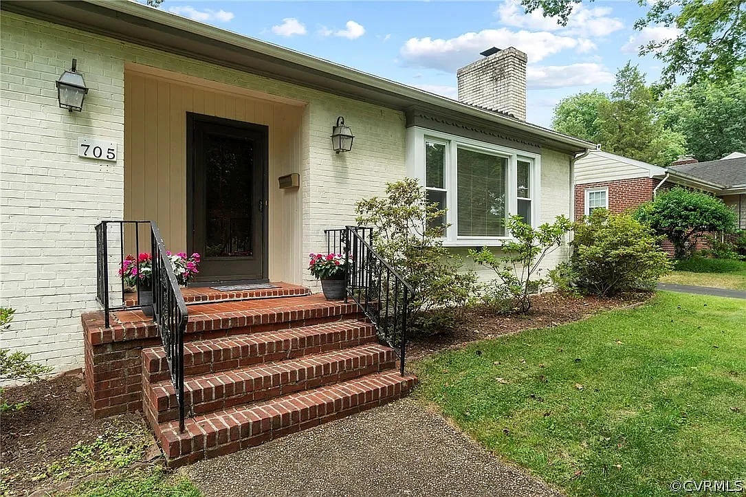 3 bed, 1911 sqft, $2,900 — Photo 2