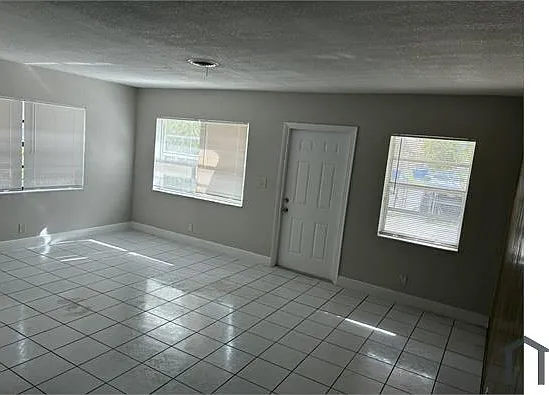1329 NW 8th Ave — Photo 6