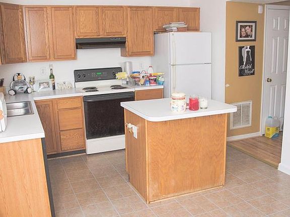 3rd image of 10603 Guilderland Ct