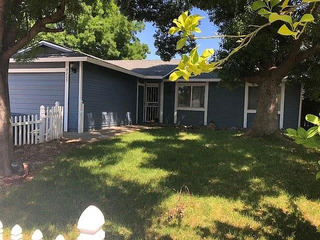 9205 Jean St photo 1