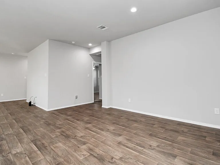 3947 Country Club Dr — Photo 27
