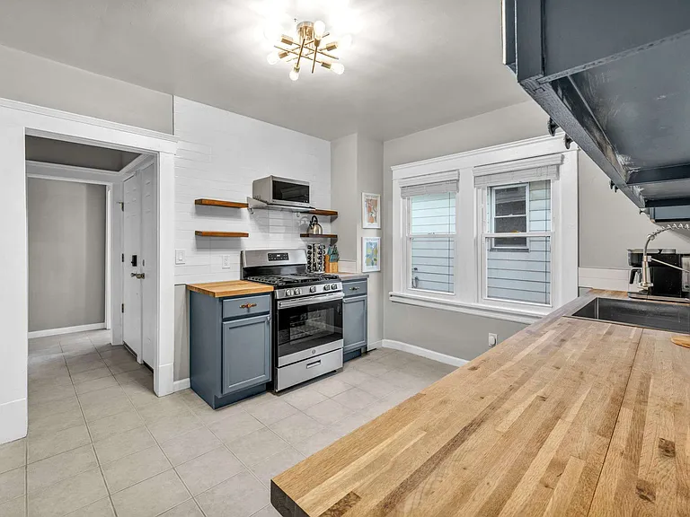 1339 W 61st St — Photo 29