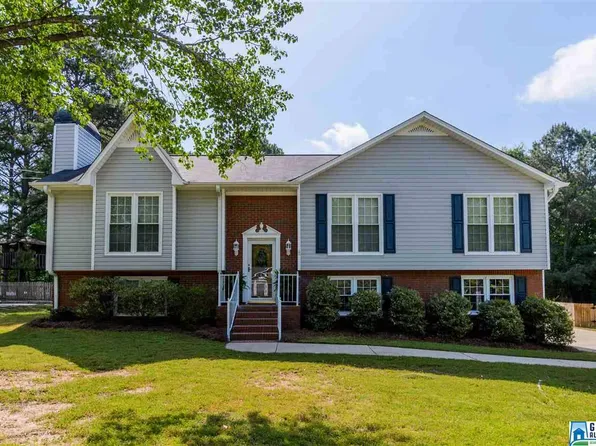 1041 Willow Creek Ct, Alabaster, AL 35007