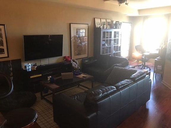 3rd image of 925 N Lincoln St APT 12H