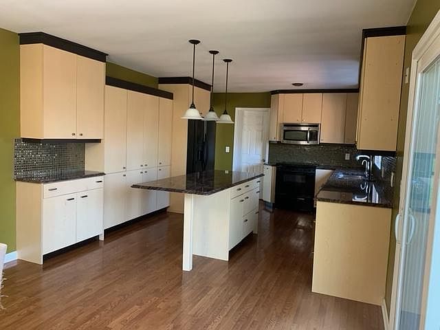 1st image of 29535 Ardmore Dr