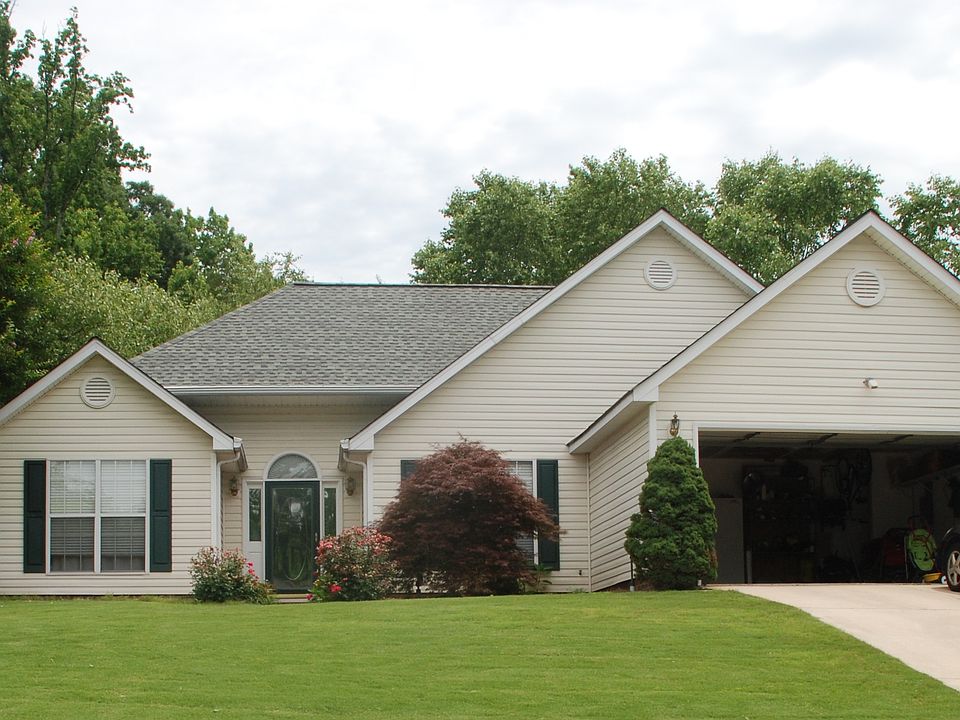 107 Shade Tree Circle