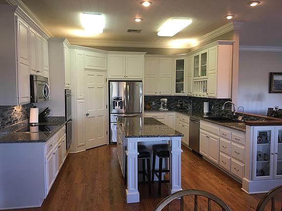 2nd image of 9000 Willow Glen Ln