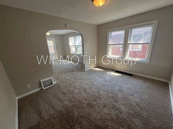 5th image of 5322 Winthrop Ave