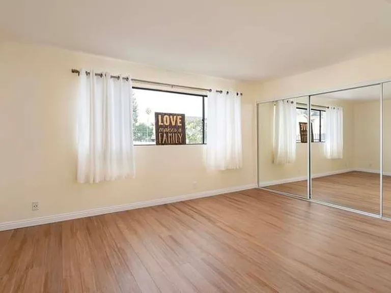 7307 Haskell Ave #12 — Photo 10