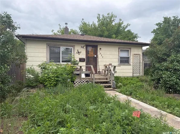 1059 Caribou STREET W, Moose Jaw, SK S6H 2M1