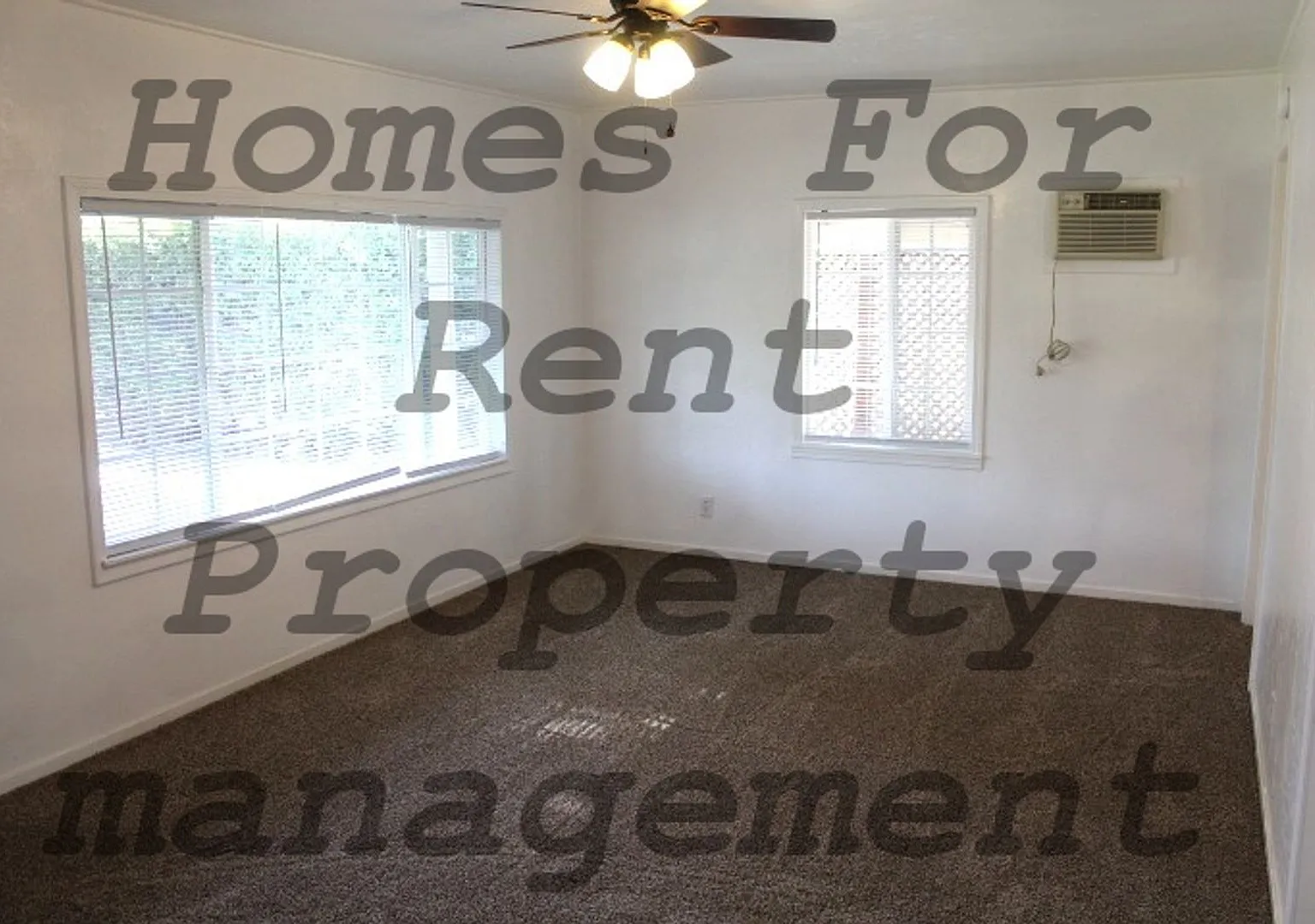 Beautiful 3 bedroom 1 bath home — Photo 2