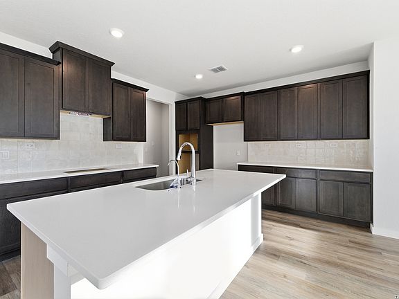 2nd image of 122 Scott Square