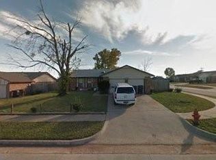 1400 SE 7th St, Moore, OK 73160