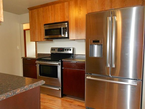 4th image of 9215 121st St SW