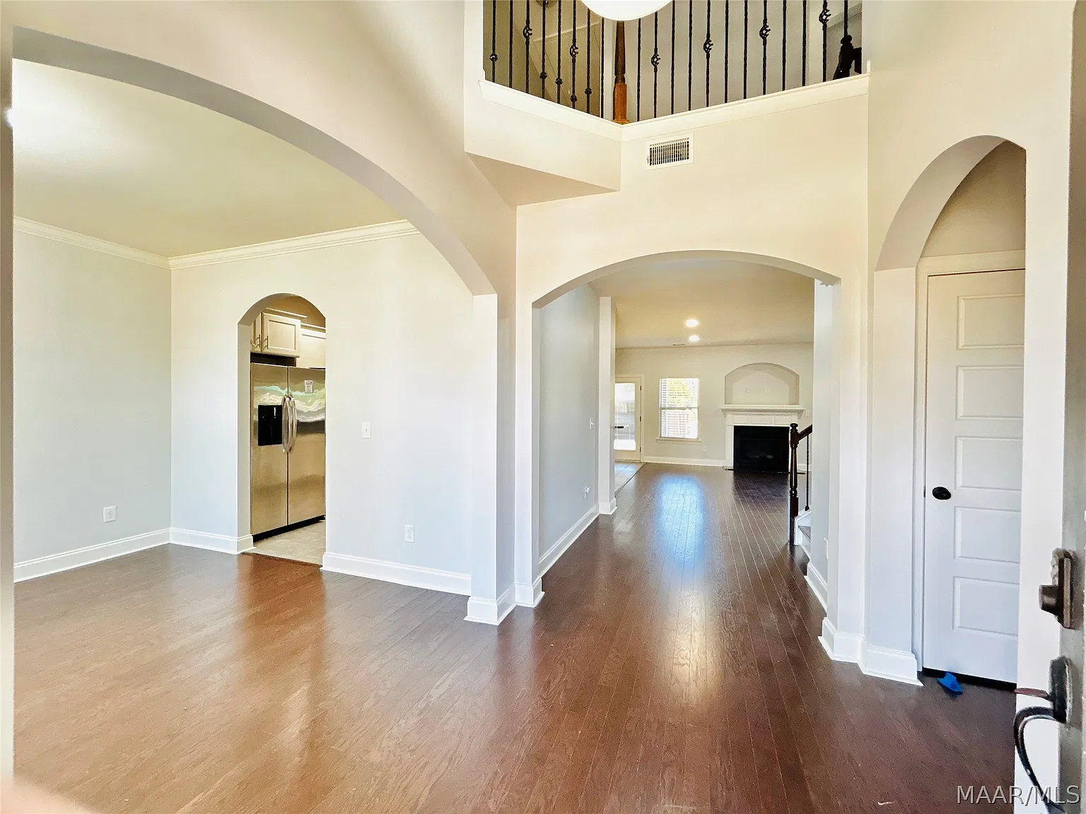 5 bed, 3.5 bath, 3191 sqft, $2,900 — Photo 3