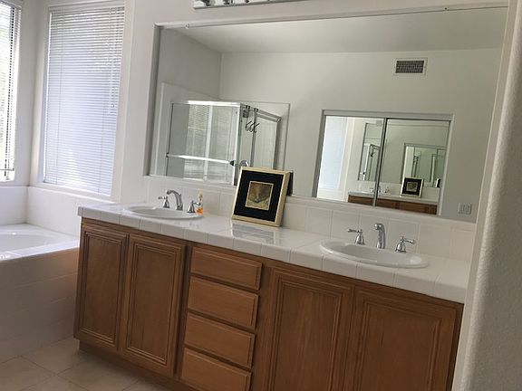 4th image of 25435 Thoreau Way