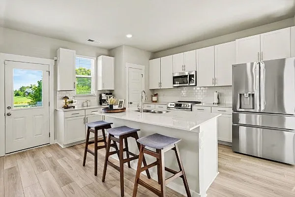 210 Casper Dr — Photo 5
