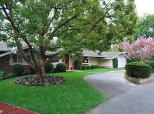 698 Terry Ln, Danville, CA 94526