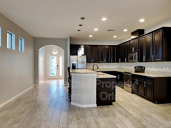 4th image of 5135 Sorrento Blvd W