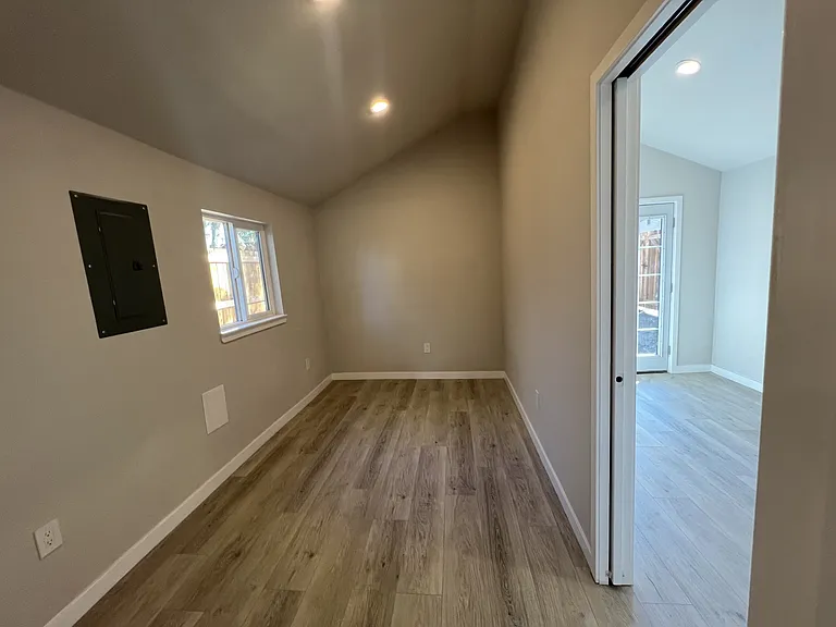 4533 Fillmore St #B — Photo 5