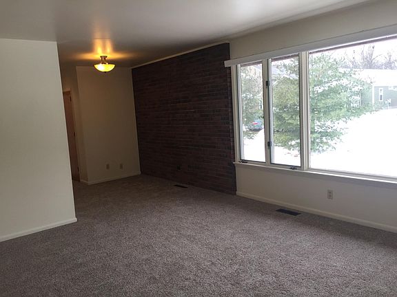 Living/Dining Area