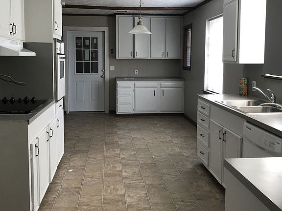 3rd image of 310 Hunters Creek Dr