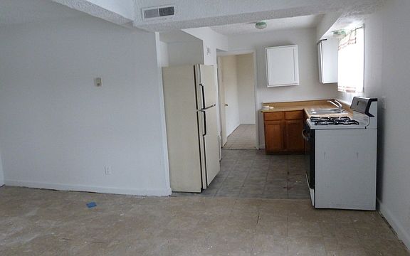4th image of 959 N Royce Ave