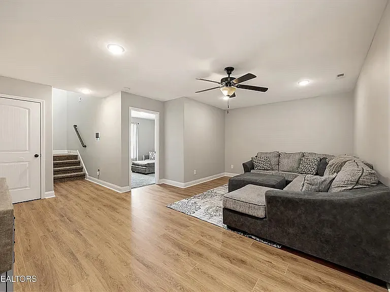 7931 Poplar Grove Ln — Photo 25