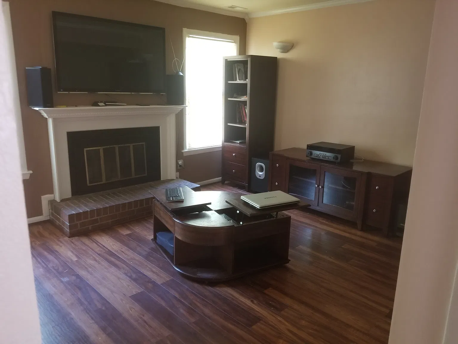 3 bed, 1.5 bath, 1310 sqft, $2,000 — Photo 3