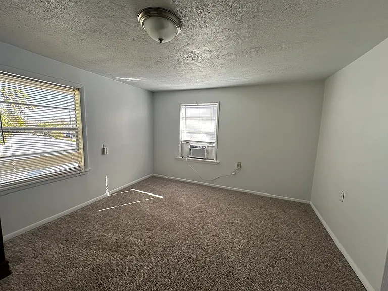 2227 Hyde Park St #1 — Photo 9