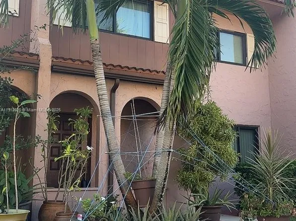 19 Matador Ln #6-22, Davie, FL 33324